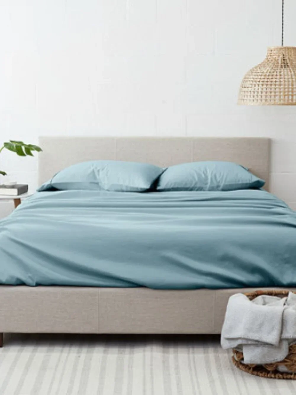 Noble Linens 4 Piece Solid Microfiber Bed Sheet Set Ocean Queen